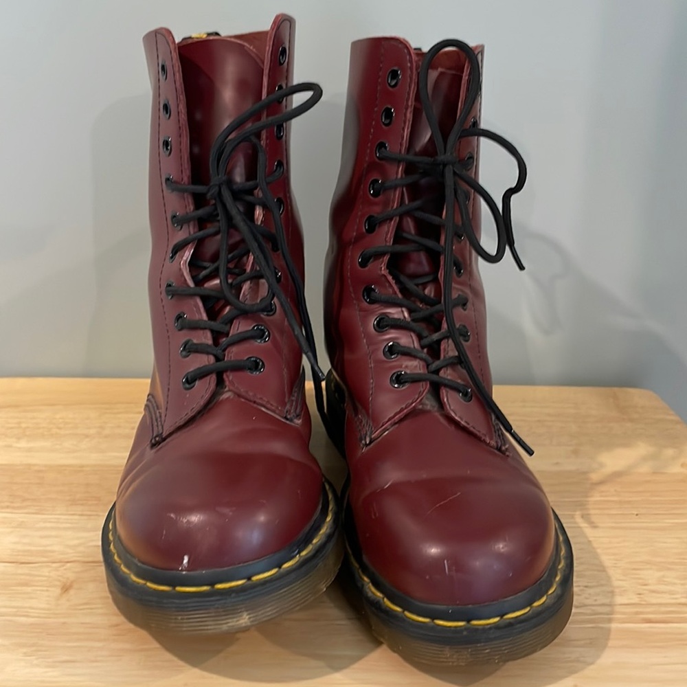 Dr. Martin 1490 AirWair 10 eyelet boot in Oxblood unisex, 7M